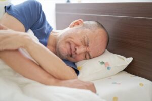 すぐに目が覚める、いびきがうるさい、朝の目覚めが悪い…もしかしたら、睡眠時無呼吸症候群かも！？